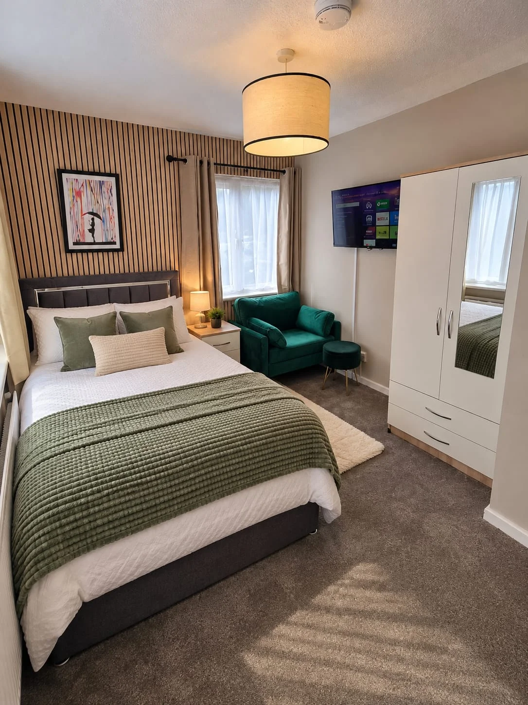 First bedroom photograph at Longfellow Road